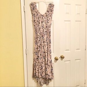 • Floral Light Pink Maxi Dress •